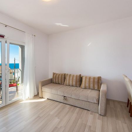 Apartments By The Sea Brist, Makarska - 11078 Номер фото