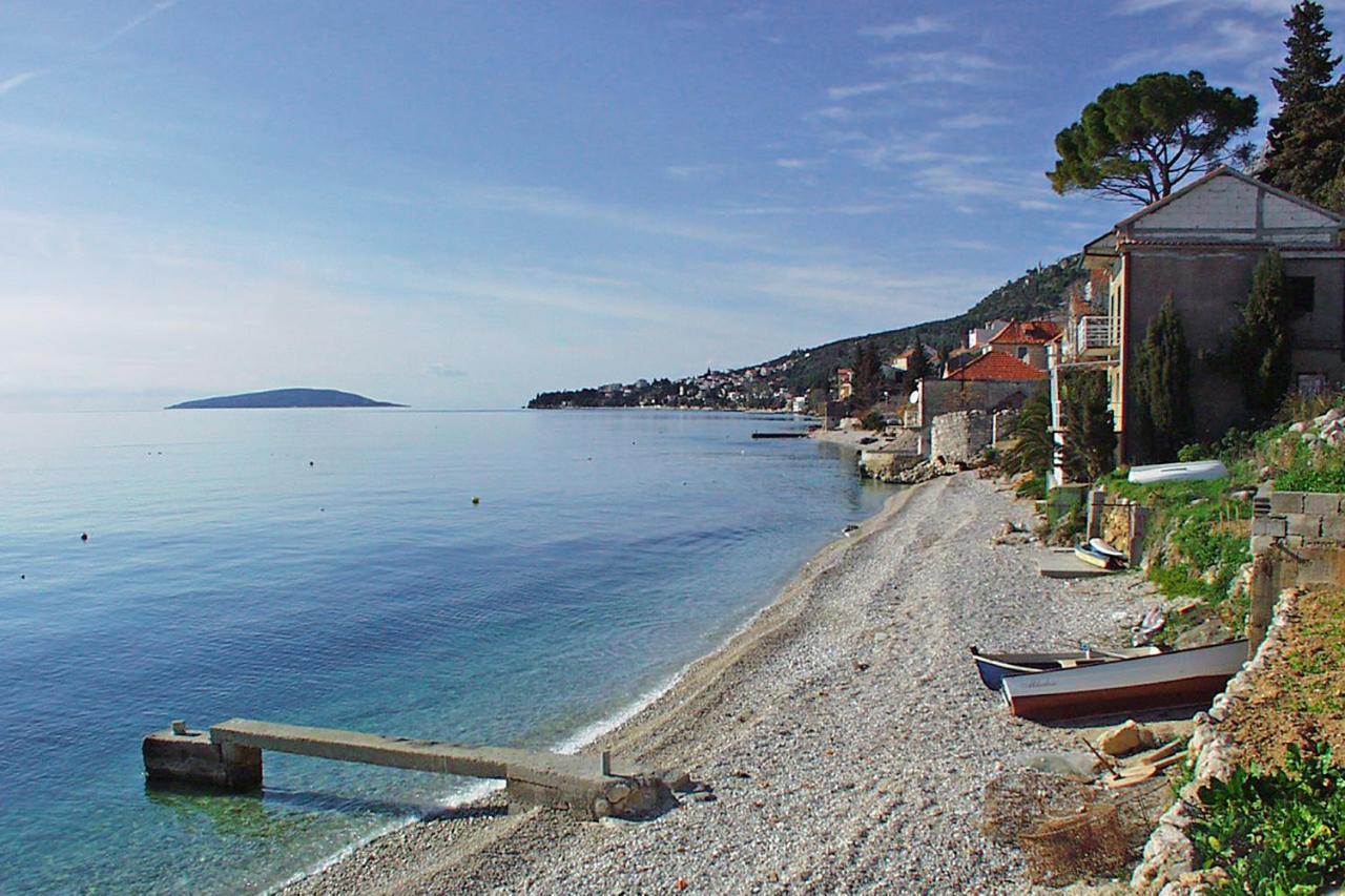 Apartments By The Sea Brist, Makarska - 11078 Экстерьер фото