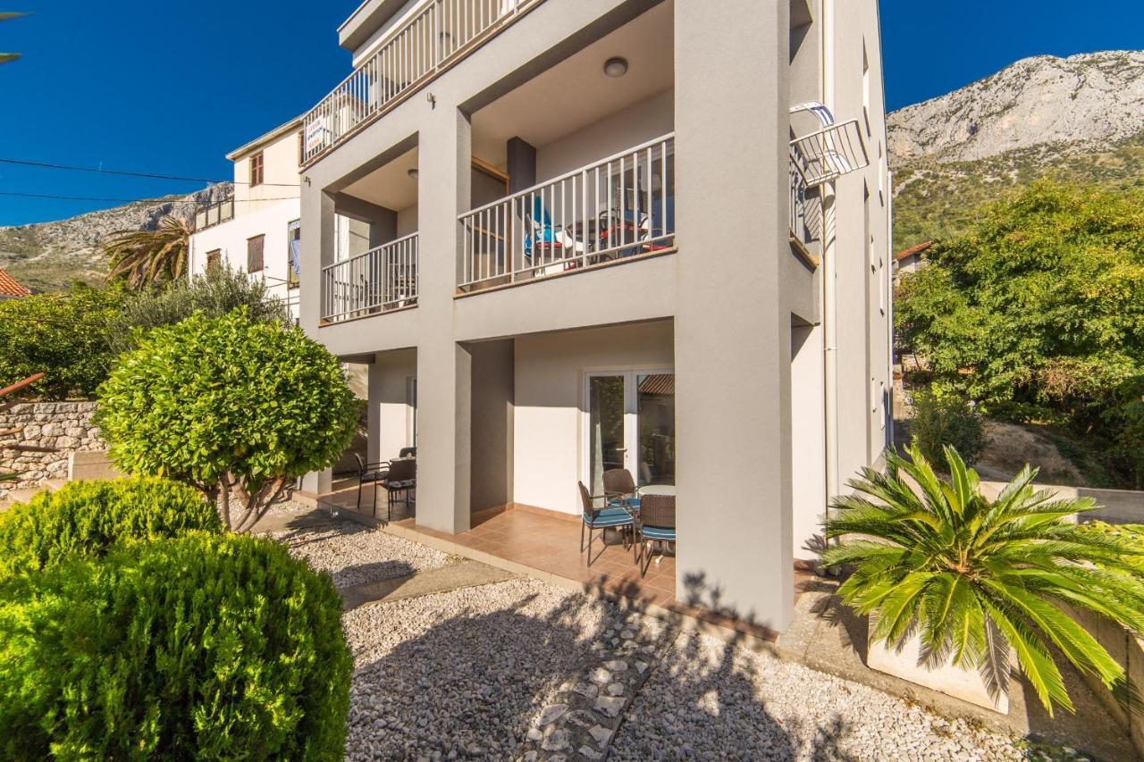Apartments By The Sea Brist, Makarska - 11078 Экстерьер фото
