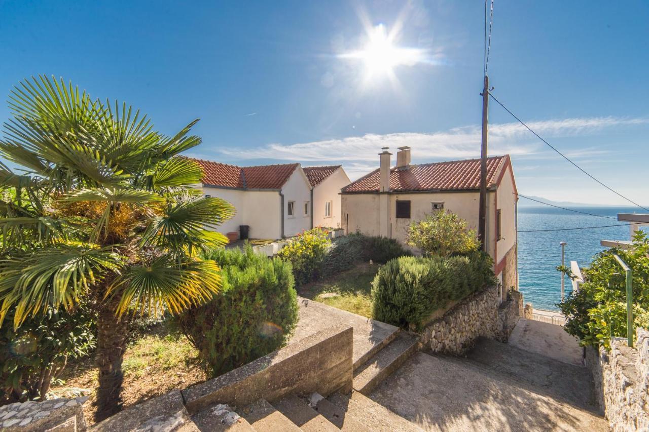 Apartments By The Sea Brist, Makarska - 11078 Экстерьер фото