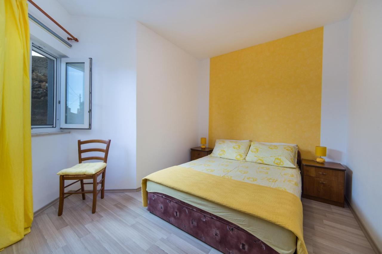 Apartments By The Sea Brist, Makarska - 11078 Экстерьер фото