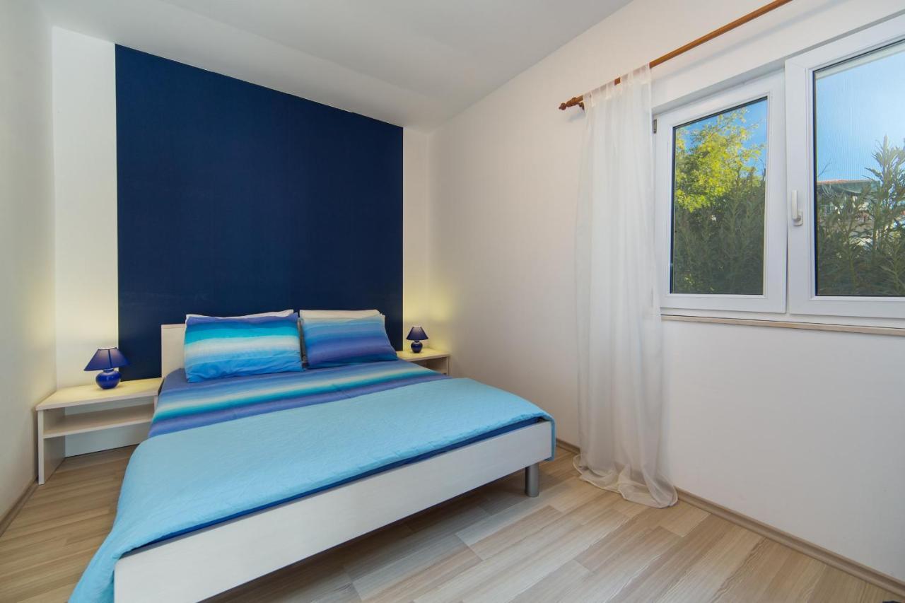 Apartments By The Sea Brist, Makarska - 11078 Экстерьер фото