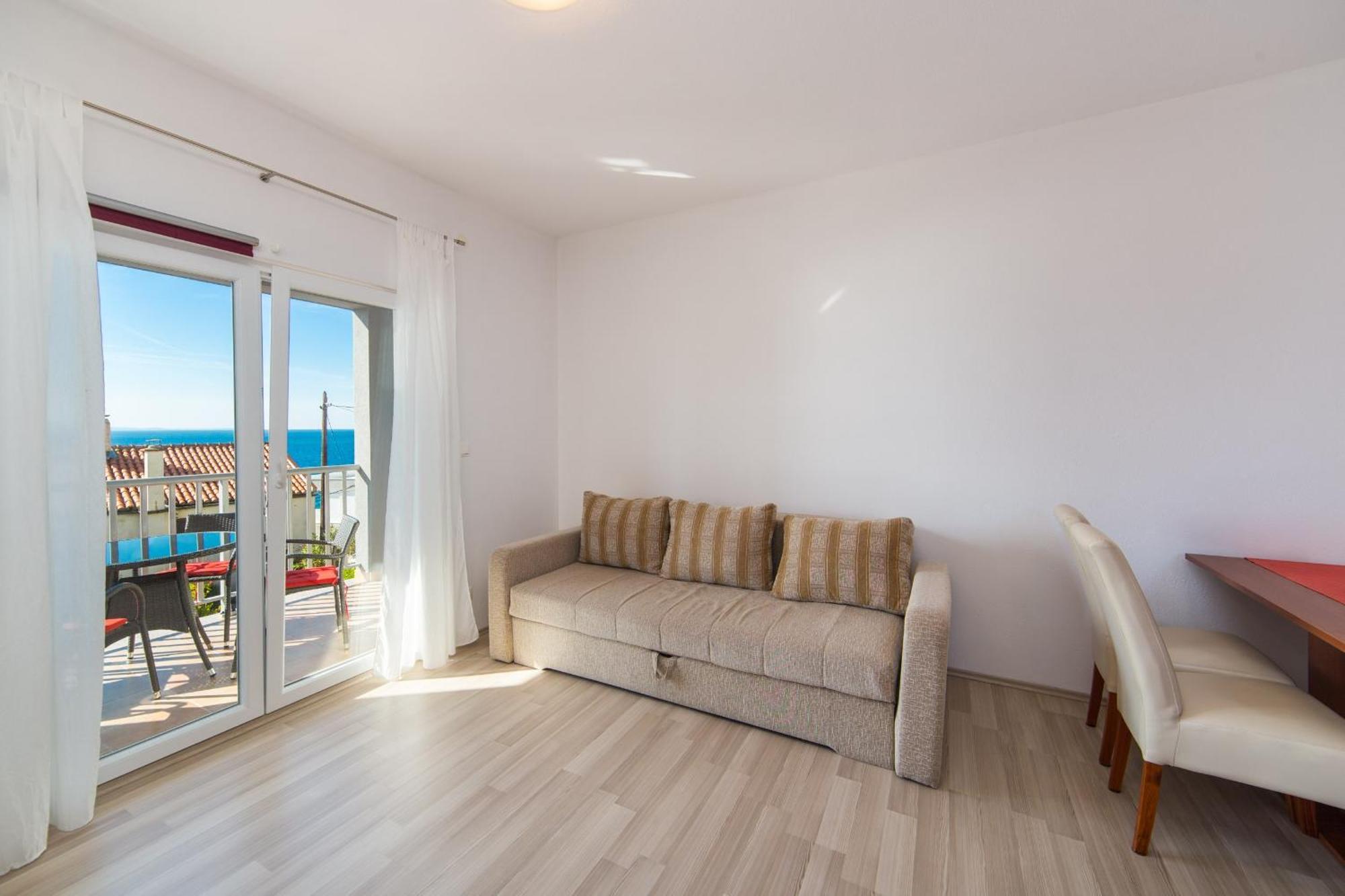 Apartments By The Sea Brist, Makarska - 11078 Номер фото
