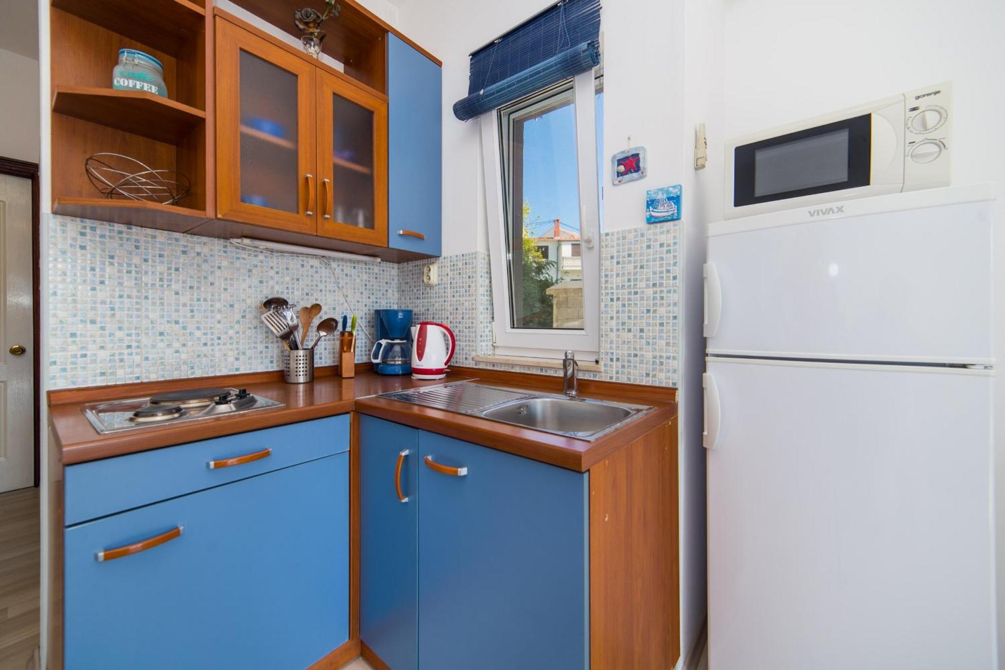 Apartments By The Sea Brist, Makarska - 11078 Номер фото