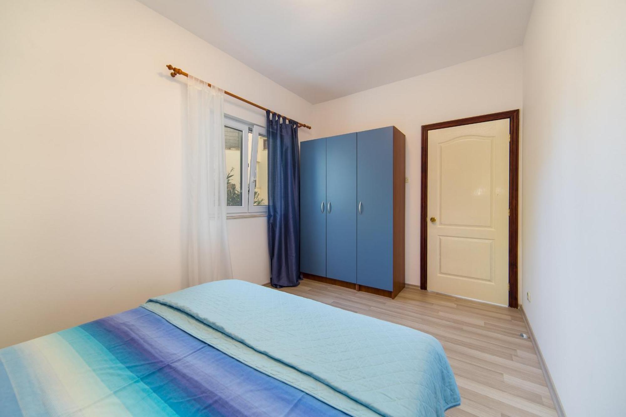 Apartments By The Sea Brist, Makarska - 11078 Номер фото